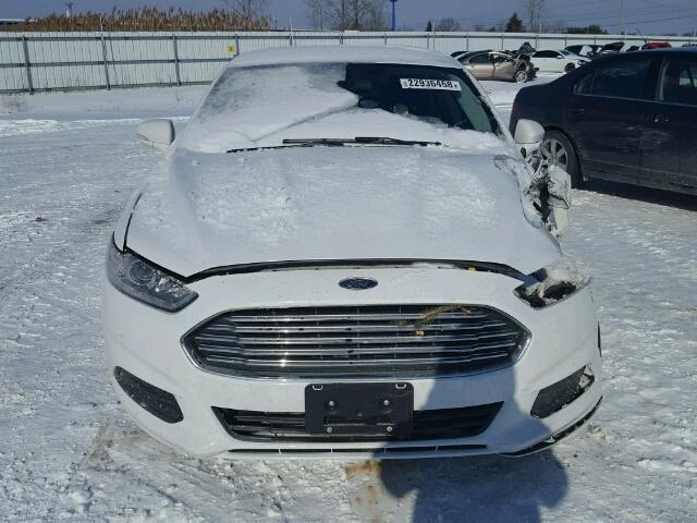 1FA6P0H73G5113435 - 2016 FORD FUSION SE WHITE photo 9