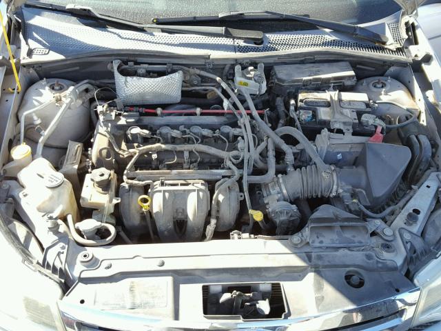 1FAHP33N38W186106 - 2008 FORD FOCUS SE SILVER photo 7