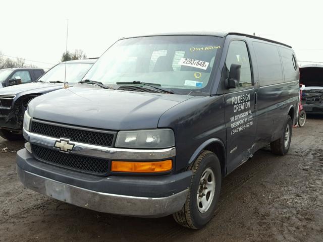 1GCFG25T131153750 - 2003 CHEVROLET EXPRESS G2 BLUE photo 2