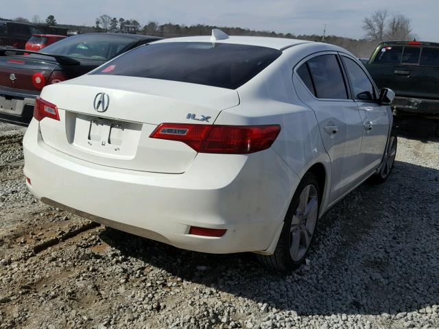 19VDE1F7XDE005693 - 2013 ACURA ILX 20 TEC WHITE photo 4