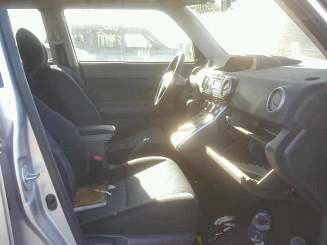 JTLZE4FE9B1119413 - 2011 TOYOTA SCION XB ნაცრისფერი ფოტო 5