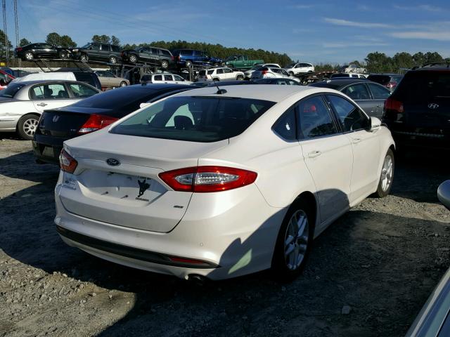 3FA6P0H71GR349790 - 2016 FORD FUSION SE WHITE photo 4