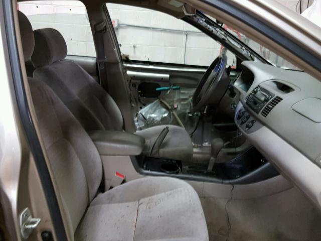 4T1BE32K42U536970 - 2002 TOYOTA CAMRY LE TAN photo 5