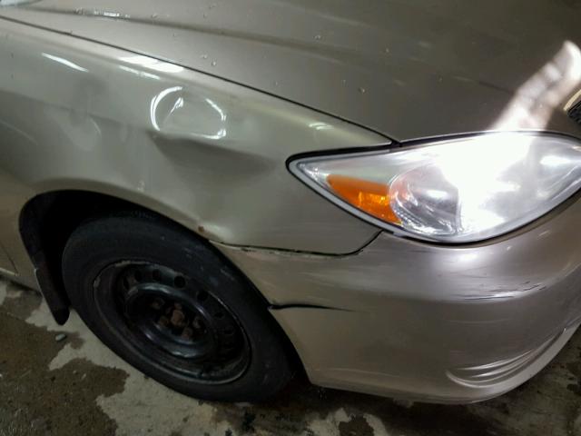 4T1BE32K42U536970 - 2002 TOYOTA CAMRY LE თაფლისფერი ფოტო 9