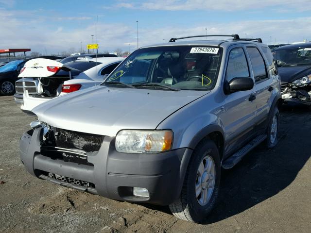 1FMCU04132KA46686 - 2002 FORD ESCAPE XLT SILVER photo 2