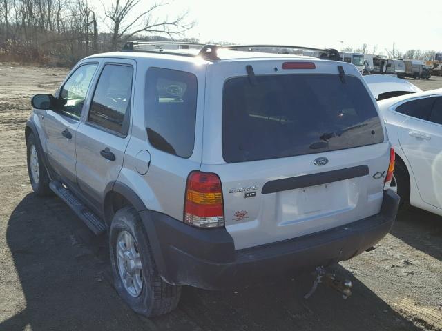 1FMCU04132KA46686 - 2002 FORD ESCAPE XLT SILVER photo 3