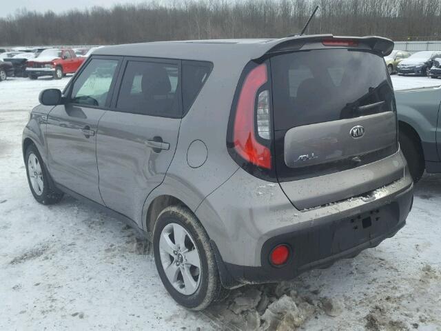 KNDJN2A21H7487892 - 2017 KIA SOUL GRAY photo 3