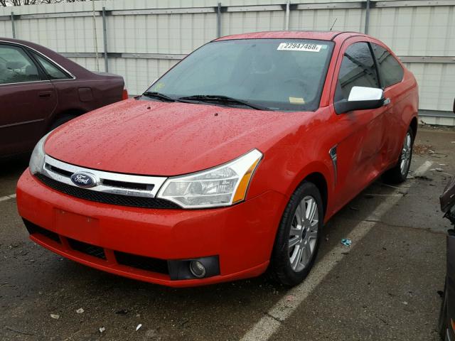 1FAHP33N38W210419 - 2008 FORD FOCUS SE RED photo 2