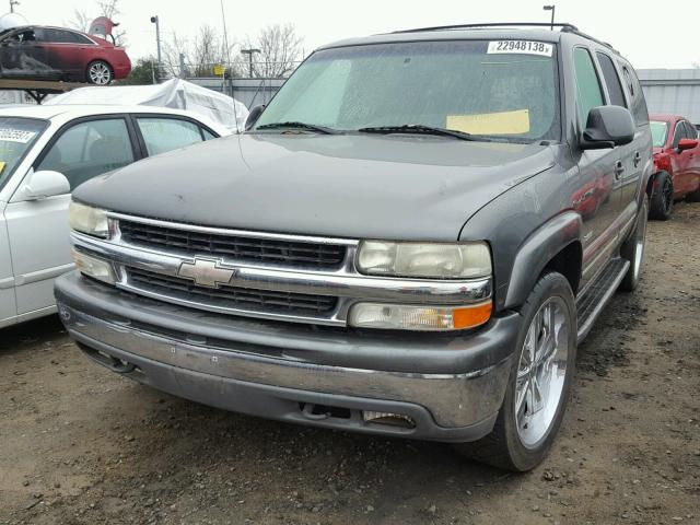 3GNFK16T8YG107615 - 2000 CHEVROLET SUBURBAN K GRAY photo 2