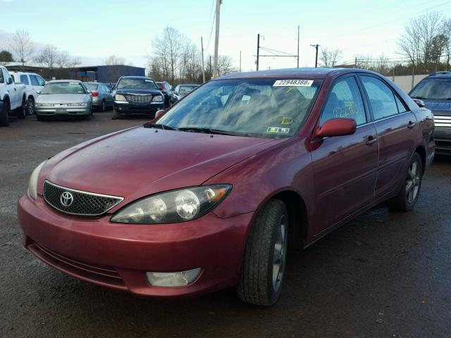 4T1BA32K45U507159 - 2005 TOYOTA CAMRY SE BURGUNDY photo 2