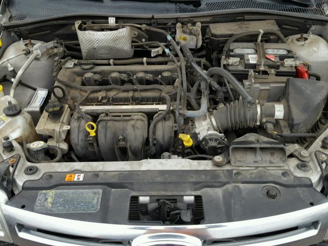 1FAHP3FN7AW183162 - 2010 FORD FOCUS SE SILVER photo 7