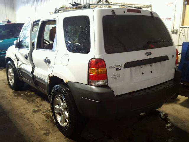 1FMYU93135KD17875 - 2005 FORD ESCAPE XLT WHITE photo 3