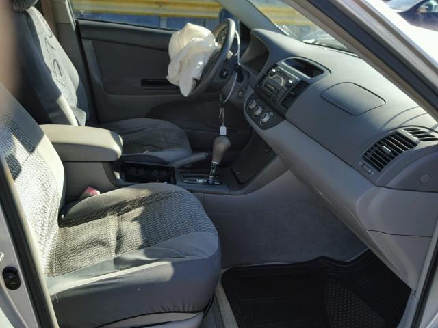 4T1BE32KX5U506456 - 2005 TOYOTA CAMRY LE SILVER photo 5
