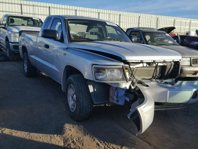 1D3HE32P39S814295 - 2009 DODGE DAKOTA SXT SILVER photo 1