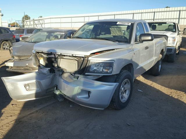 1D3HE32P39S814295 - 2009 DODGE DAKOTA SXT SILVER photo 2