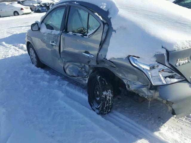 3N1CN7AP8CL815379 - 2012 NISSAN VERSA S GRAY photo 9