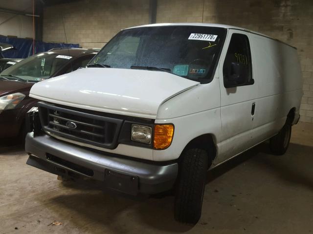 1FTNE24L16HA81169 - 2006 FORD ECONOLINE WHITE photo 2