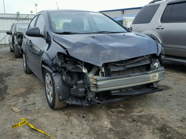 1G1JA5SH8D4212573 - 2013 CHEVROLET SONIC LS შავი ფოტო 1