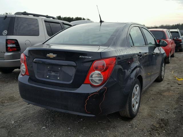1G1JA5SH8D4212573 - 2013 CHEVROLET SONIC LS შავი ფოტო 4