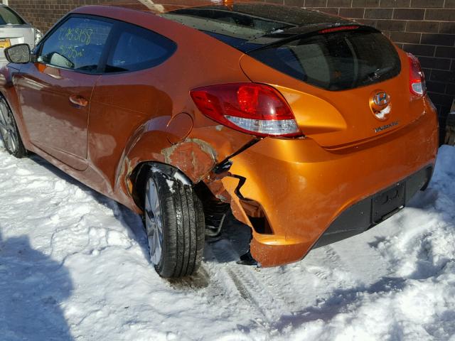 KMHTC6AD8GU301042 - 2016 HYUNDAI VELOSTER B ORANGE photo 9