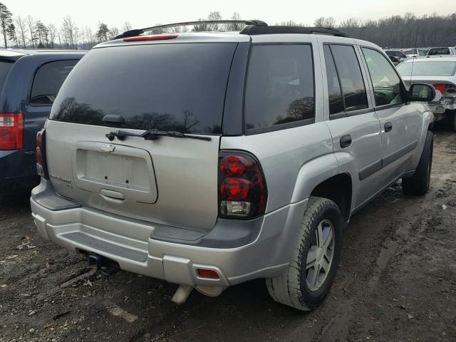 1GNDS13S052360676 - 2005 CHEVROLET TRAILBLAZE SILVER photo 4