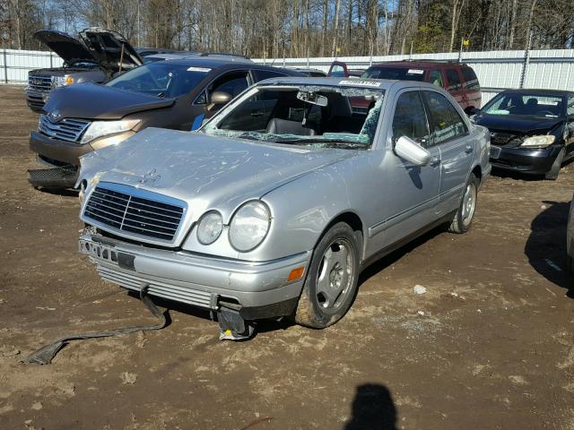 WDBJF70H6XA910465 - 1999 MERCEDES-BENZ E 430 SILVER photo 2