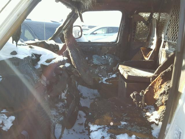 2B7KB31Z61K520804 - 2001 DODGE RAM VAN B3 WHITE photo 5