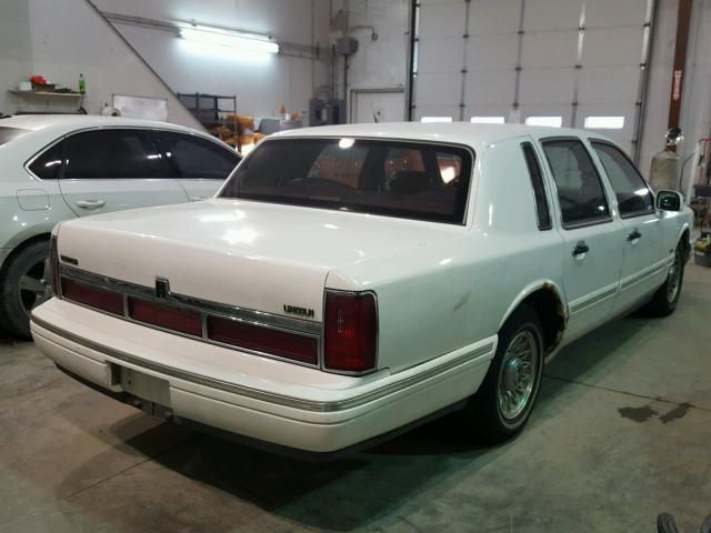 1LNLM81W0SY720885 - 1995 LINCOLN TOWN CAR E WHITE photo 4