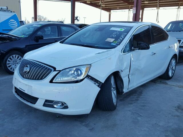 1G4PS5SK8F4168342 - 2015 BUICK VERANO WHITE photo 2