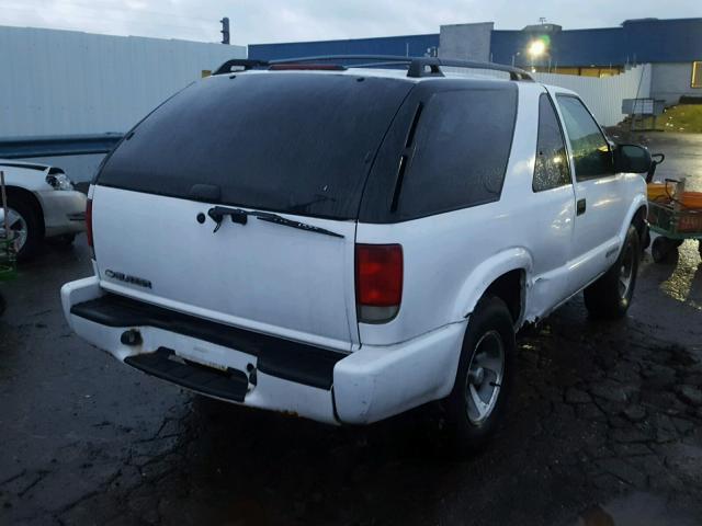 1GNCS18X24K120382 - 2004 CHEVROLET BLAZER WHITE photo 4