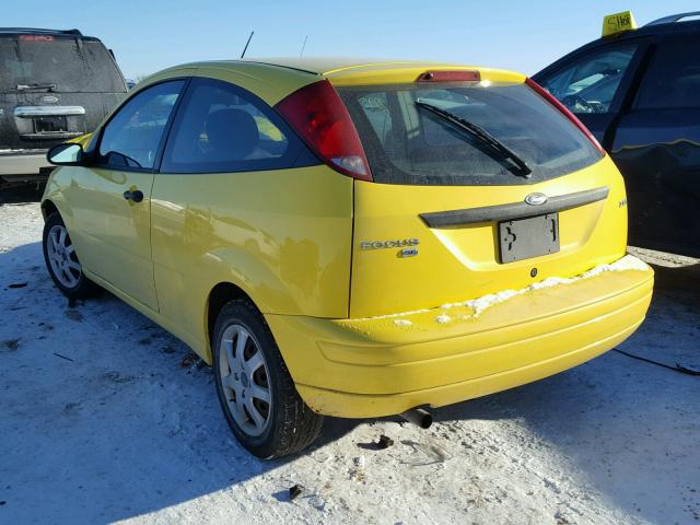 3FAFP31N85R137833 - 2005 FORD FOCUS ZX3 YELLOW photo 3