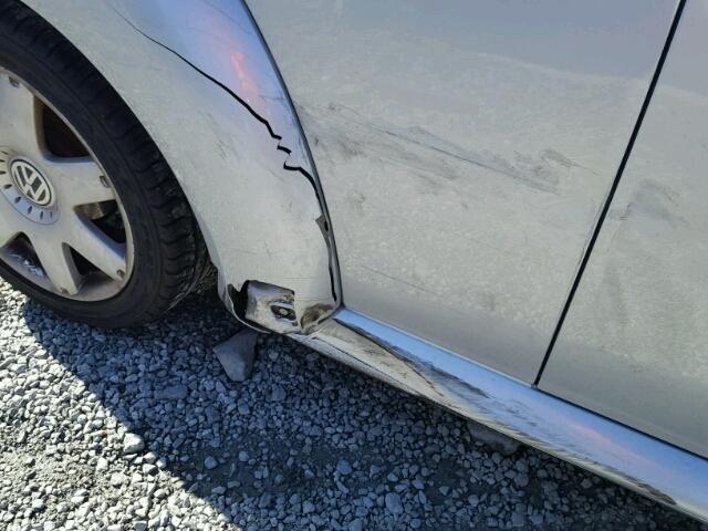 3VWCD21Y13M319861 - 2003 VOLKSWAGEN NEW BEETLE 银色 照片 9