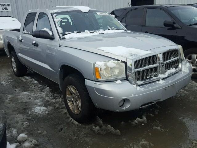 1D7HE48K76S508390 - 2006 DODGE DAKOTA QUA SILVER photo 1