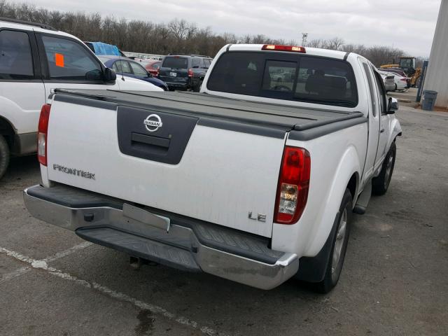 1N6AD06U86C403313 - 2006 NISSAN FRONTIER K WHITE photo 4