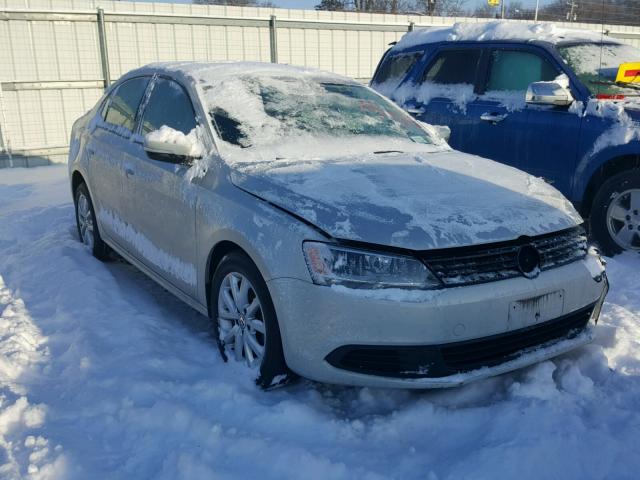 3VWDZ7AJ8BM364624 - 2011 VOLKSWAGEN JETTA SE WHITE photo 1