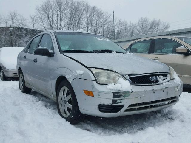 1FAFP34N65W167986 - 2005 FORD FOCUS ZX4 SILVER photo 1