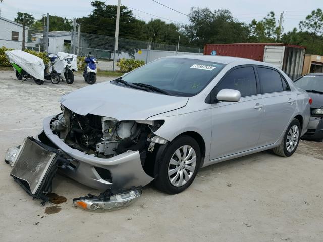 5YFBU4EE1DP083183 - 2013 TOYOTA COROLLA BA SILVER photo 2