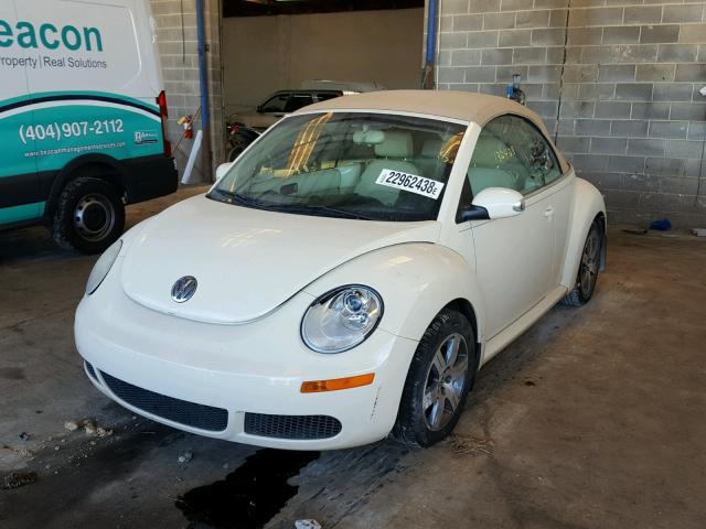 3VWRF31Y46M330948 - 2006 VOLKSWAGEN NEW BEETLE WHITE photo 2