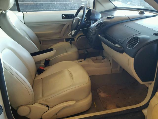 3VWRF31Y46M330948 - 2006 VOLKSWAGEN NEW BEETLE 白色 照片 5