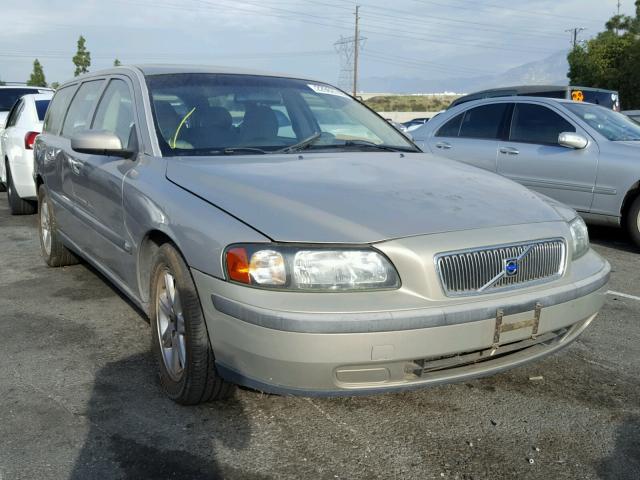 YV1SW64A142405687 - 2004 VOLVO V70 GOLD photo 1