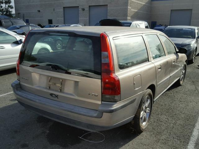 YV1SW64A142405687 - 2004 VOLVO V70 GOLD photo 4