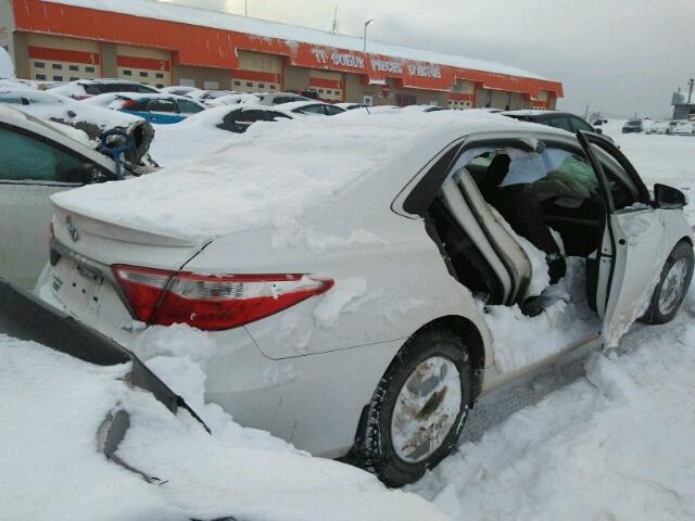 4T1BF1FKXFU493253 - 2015 TOYOTA CAMRY LE WHITE photo 4