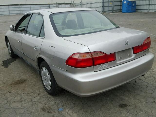 1HGCG5645XA079039 - 1999 HONDA ACCORD LX TAN photo 3