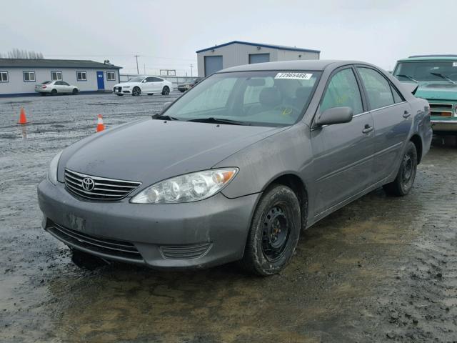 4T1BE30KX6U743467 - 2006 TOYOTA CAMRY LE GRAY photo 2