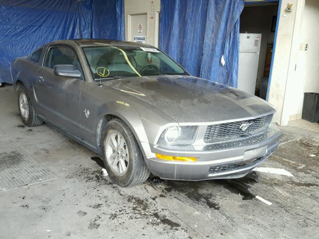 1ZVHT80NX95128795 - 2009 FORD MUSTANG SILVER photo 1