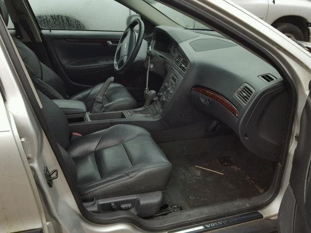 YV1SW53D012072402 - 2001 VOLVO V70 T5 TUR SILVER photo 5