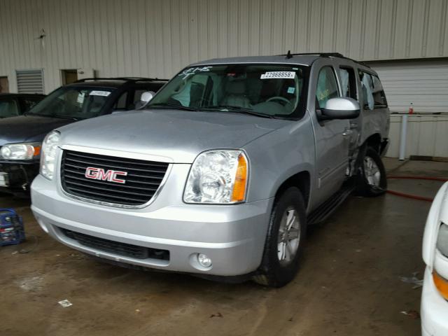 1GKS1KE0XDR118315 - 2013 GMC YUKON XL C SILVER photo 2