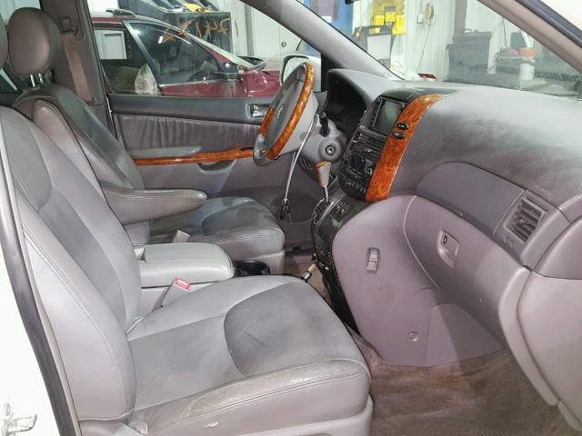 5TDZA22C06S503413 - 2006 TOYOTA SIENNA XLE WHITE photo 5