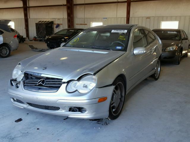 WDBRN47JX2A329010 - 2002 MERCEDES-BENZ C 230K SPO SILVER photo 2