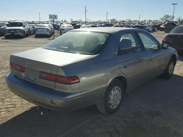 JT2BG22K4X0290499 - 1999 TOYOTA CAMRY LE GRAY photo 4